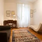 Luce naturale ed elemento d'arredo nello studio a Trieste – Dott. Cristiano Pedersini